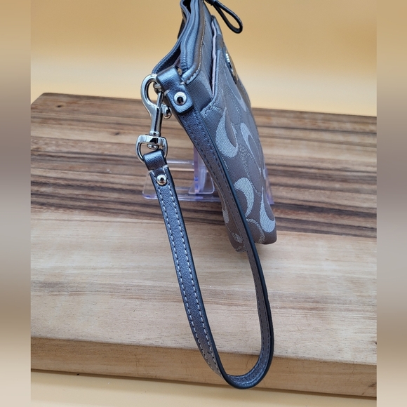 Coach Large Gray Signature Logo Patterned Wristlet, EUC